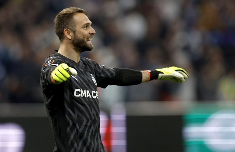 Pau López, Pepe Reina og Alberto Moreno á leið til Como