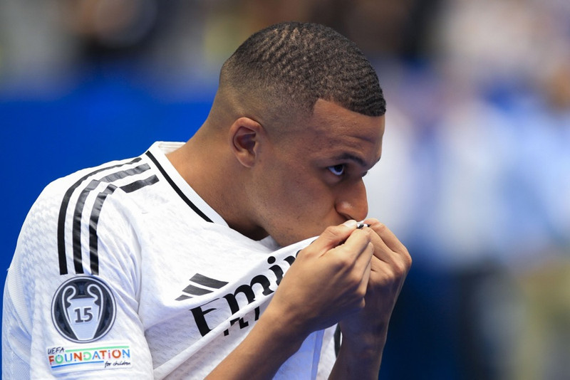 Mbappe byrjar í Ofurbikarnum