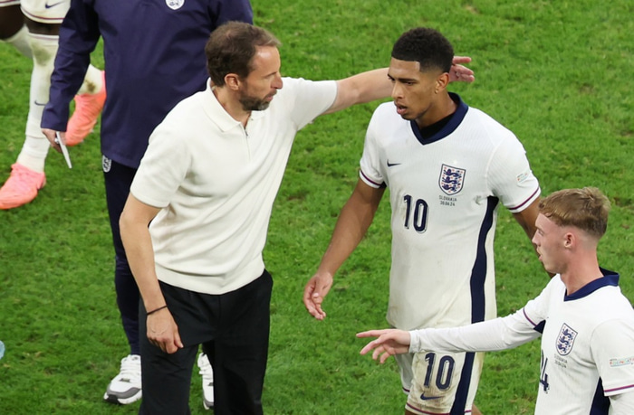 Bellingham var ekki sáttur með Southgate í úrslitaleiknum.