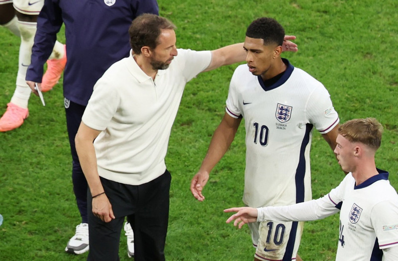 Bellingham var ekki sáttur með Southgate í úrslitaleiknum.