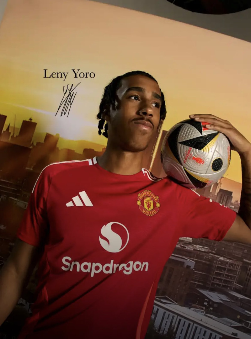 Man Utd kaupir Leny Yoro frá Lille (Staðfest)