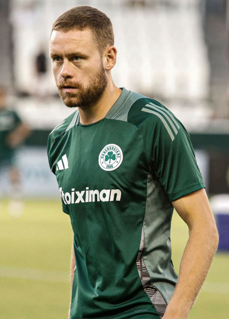 Sverrir gekk í raðir Panathinaikos fyrir stuttu.