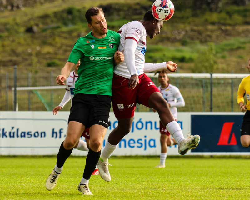 Myndaveisla: Njarðvík vann Leikni í 5 marka leik