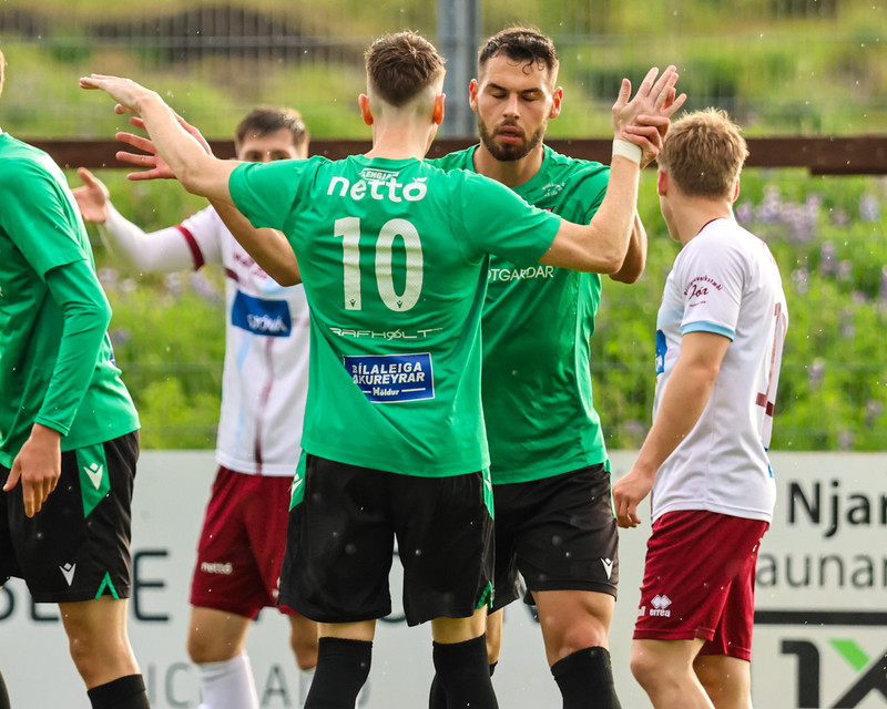 Myndaveisla: Njarðvík vann Leikni í 5 marka leik