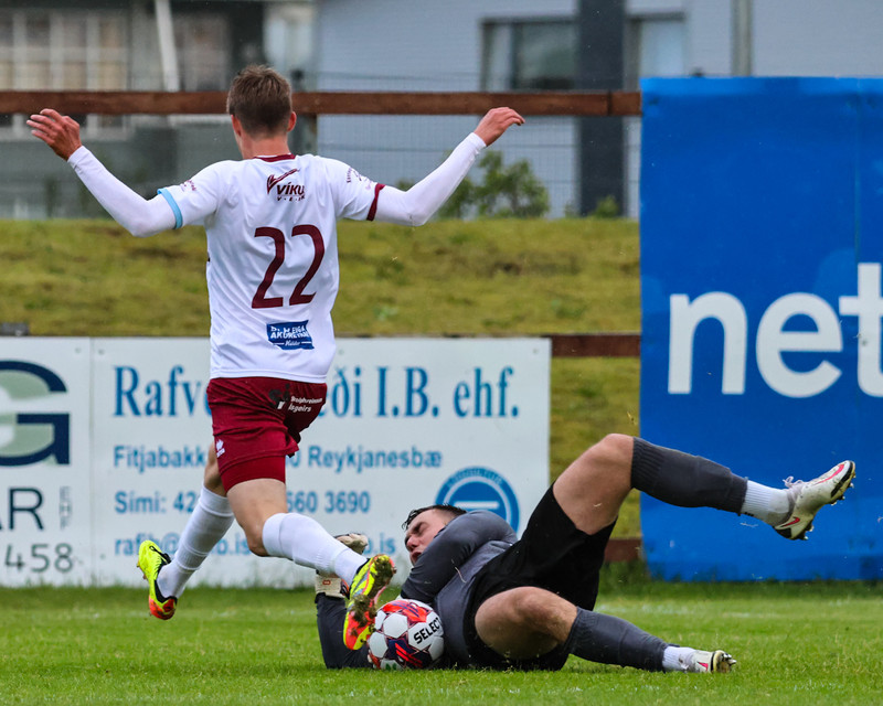 Myndaveisla: Njarðvík vann Leikni í 5 marka leik