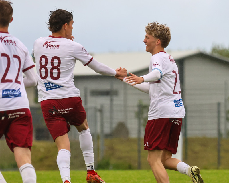 Myndaveisla: Njarðvík vann Leikni í 5 marka leik