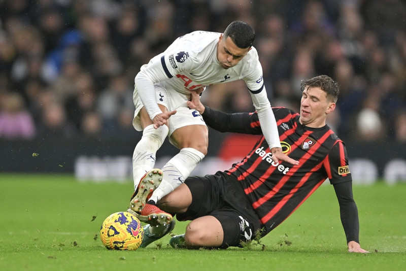 Zabarnyi framlengir við Bournemouth