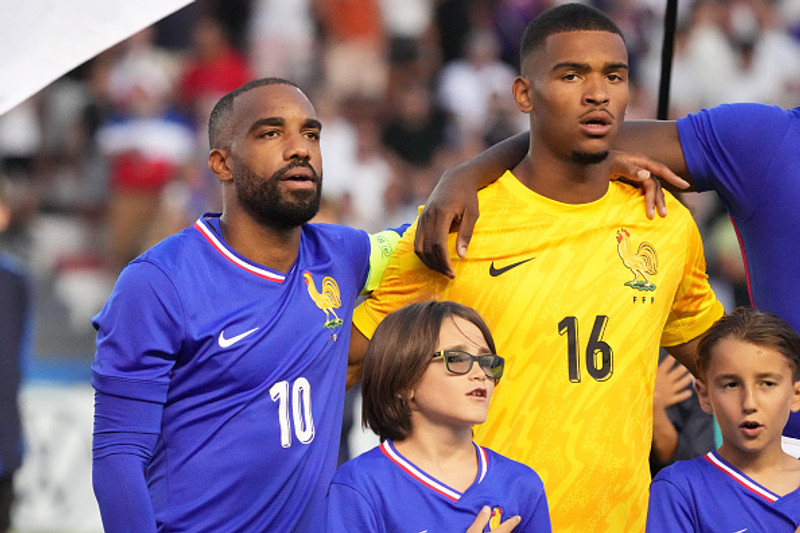 <b>Alexandre Lacazette (Frakkland)</b> - Thierry Henry þjálfari franska Ólympíuliðsins valdi Lacazette til að vera fyrirliði liðs síns á leikunum. Þessi 33 ára sóknarmaður skoraði 22 mörk í 35 leikjum fyrir Lyon á síðasta tímabili.