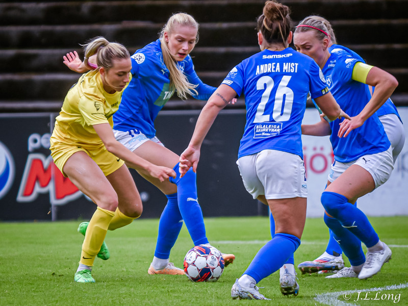 Myndaveisla: Stjarnan vann gulklædda FH-inga