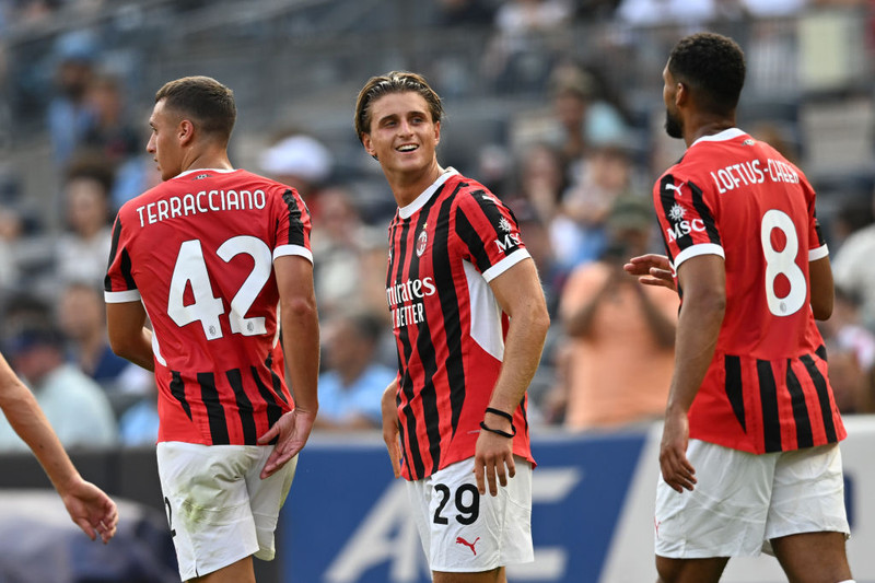 Lorenzo Colombo skoraði tvö á fimm mínútum gegn Man City
