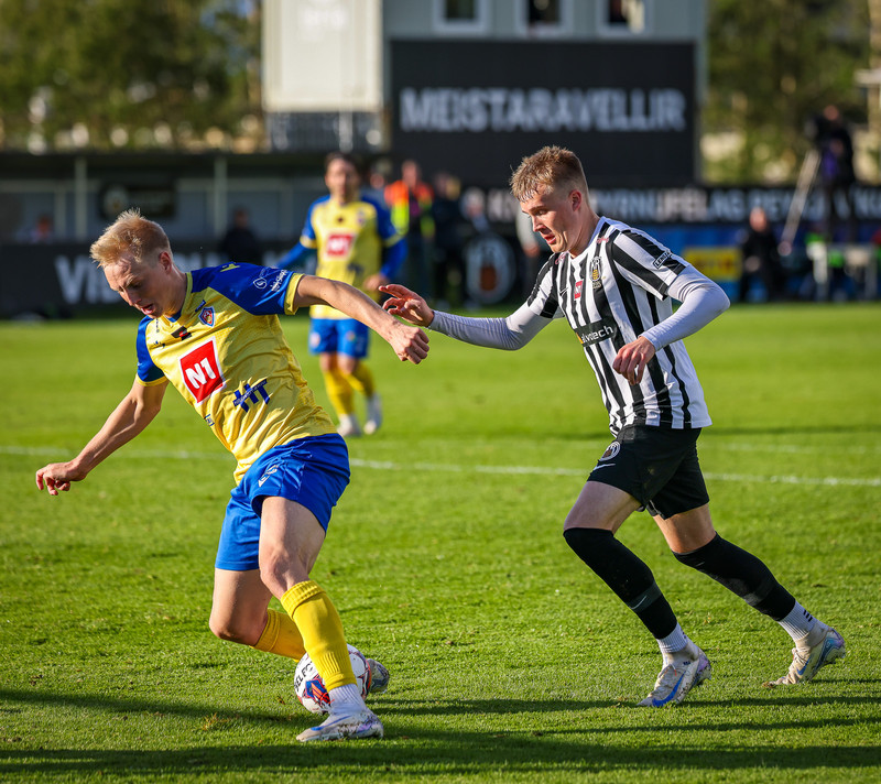Æfingavöllur KR ónýtur - Verður lagt gervigras á aðalvöllinn?
