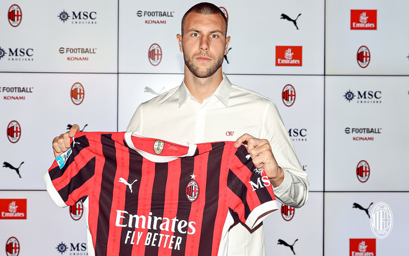 Pavlovic til AC Milan (Staðfest)