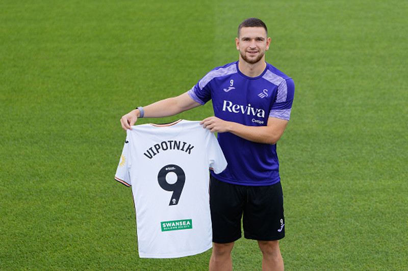 <b>13. Swansea City</b> - Ættu að spila áhorfsvænan fótbolta en varnarleikurinn gæti orðið hausverkur. Meðal áhugaverðra leikmanna er slóvenski sóknarmaðurinn Zan Vipotnik sem kom frá Bordeaux.