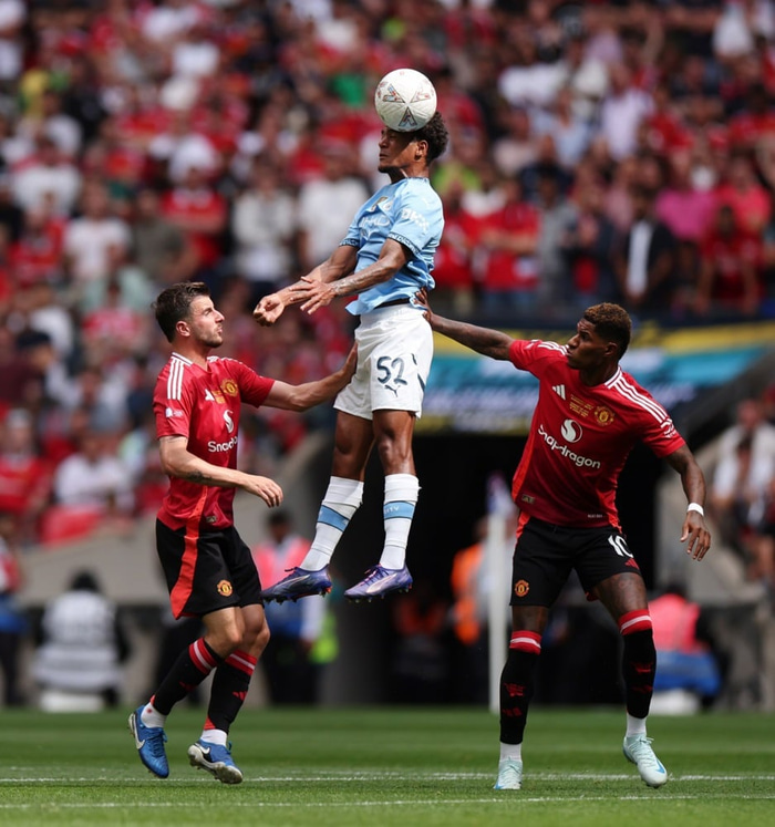 Oscar Bobb í leiknum í dag