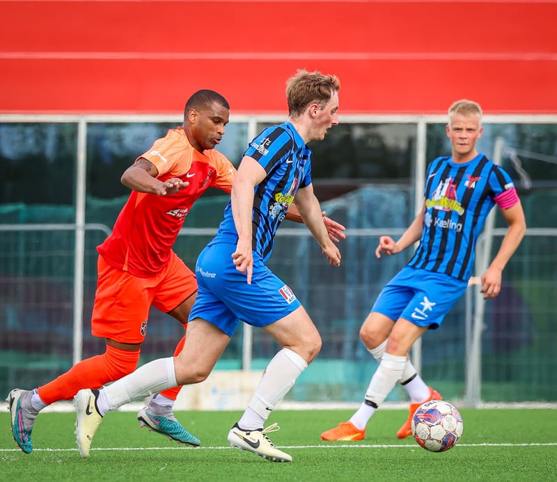 5. deild: RB og Léttir með nauma sigra