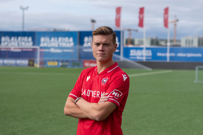 Skoglund keyptur til Vals.
