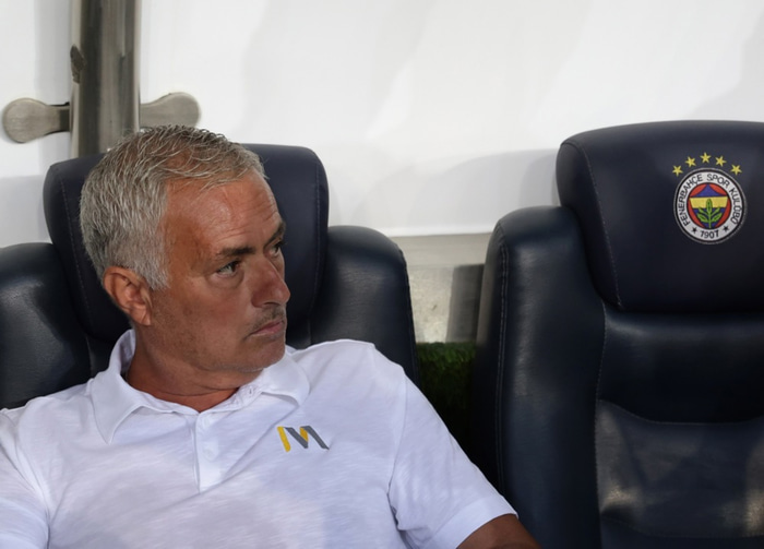 Jose Mourinho stýrir í dag tyrkneska liðinu Fenerbahce.