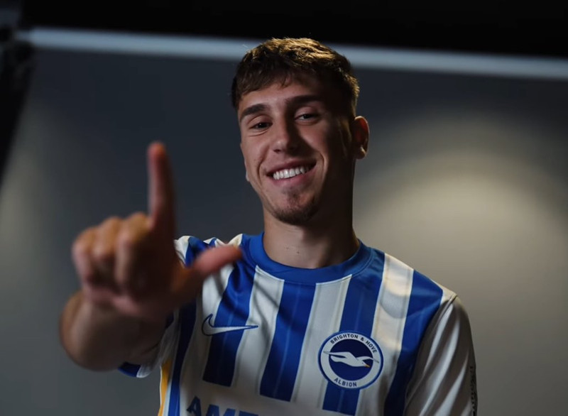 Brighton kaupir kantmann frá Mainz (Staðfest)