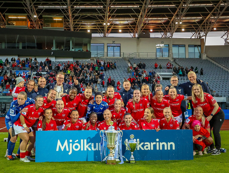 Kvennalið Vals endaði í öðru sæti Bestu deildarinnar og vann Mjólkurbikarinn.