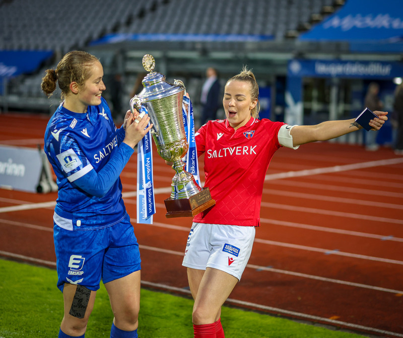 Bikarmeistarinn Fanney líklega á leið erlendis en Berglind er í viðræðum við Val um nýjan samning.
