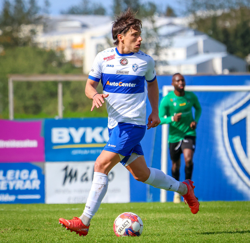Renato Punyed, bróðir Pablo, er á miðjunni hjá ÍR.