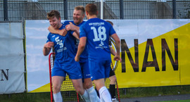 Ísland í dag - Mikil spenna á botninum