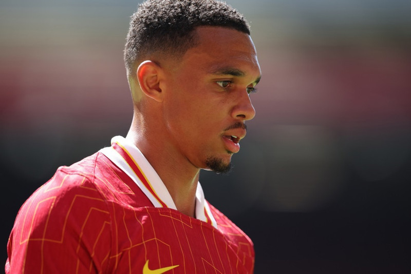 <b>Hægri bakvörður: Trent Alexander-Arnold (Liverpool)</b> - Öruggur varnarlega og skapandi sóknarlega. Verður betri og betri með hverjum leiknum.