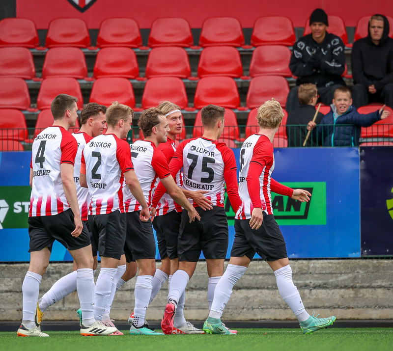 Þróttarar fagna marki í fyrra.