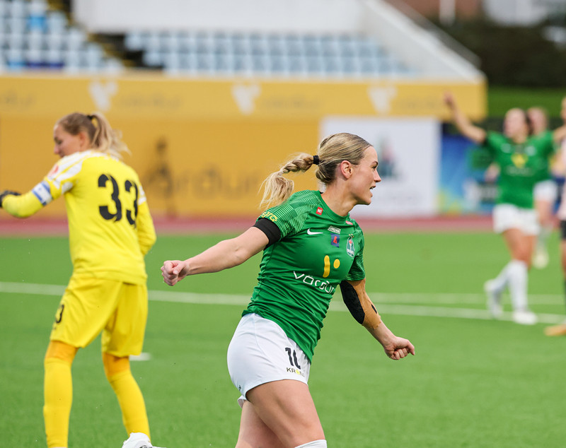 Katrín fagnar marki í kvöld gegn FC Minsk.