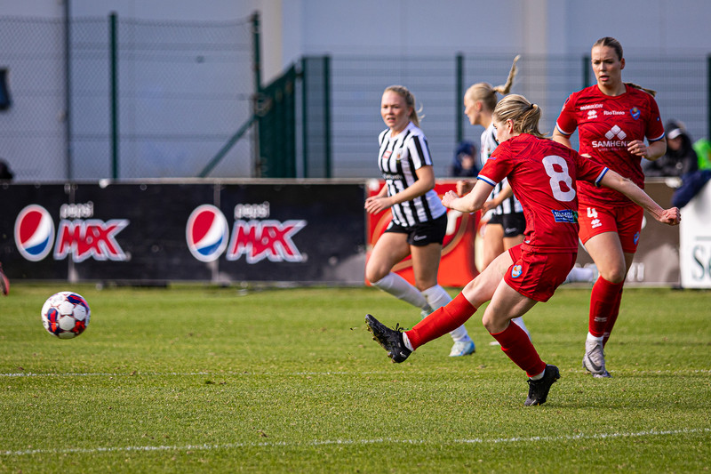 Myndaveisla: Haukar unnu KR í slag toppliðanna