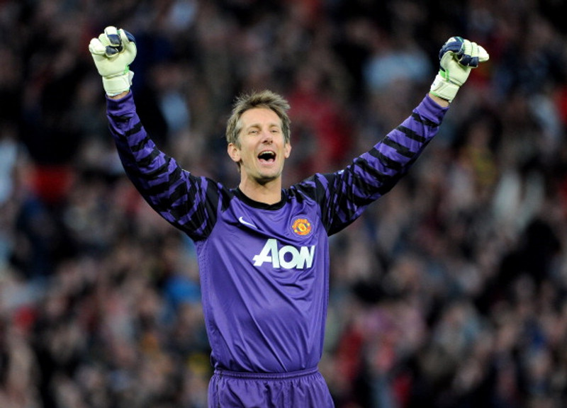 Van der Sar staðfestir að hugurinn leiti til United