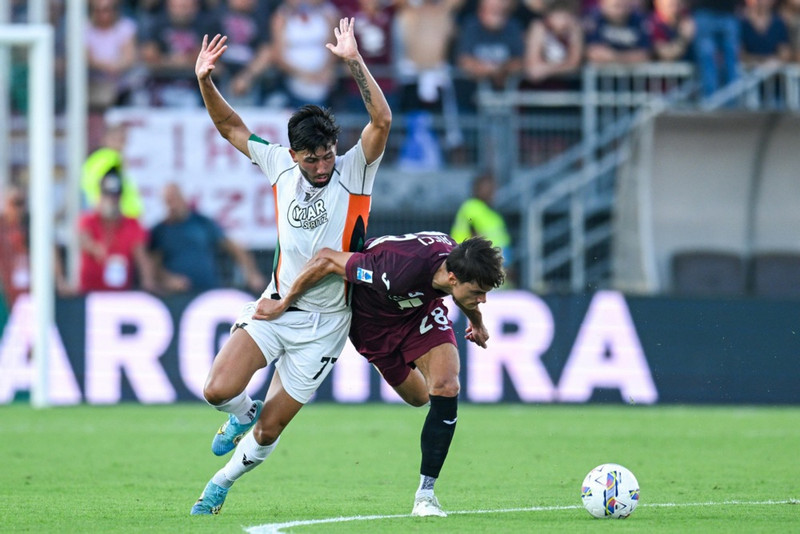 Mikael Egill verður í eldlínunni með Venezia