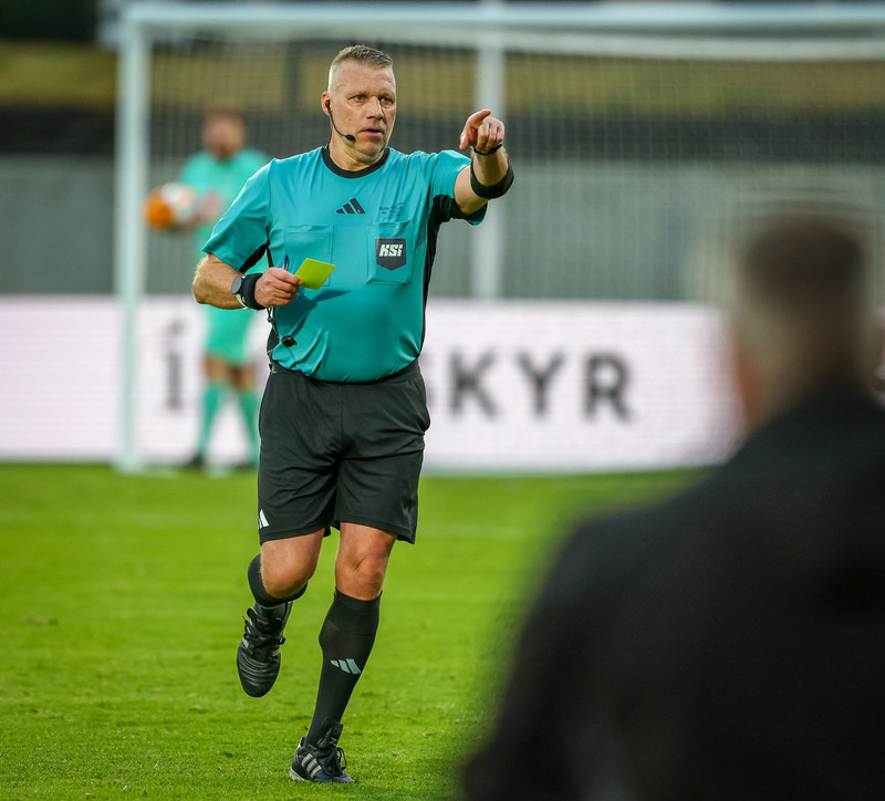 Pétur Guðmunds hættur við að hætta að dæma