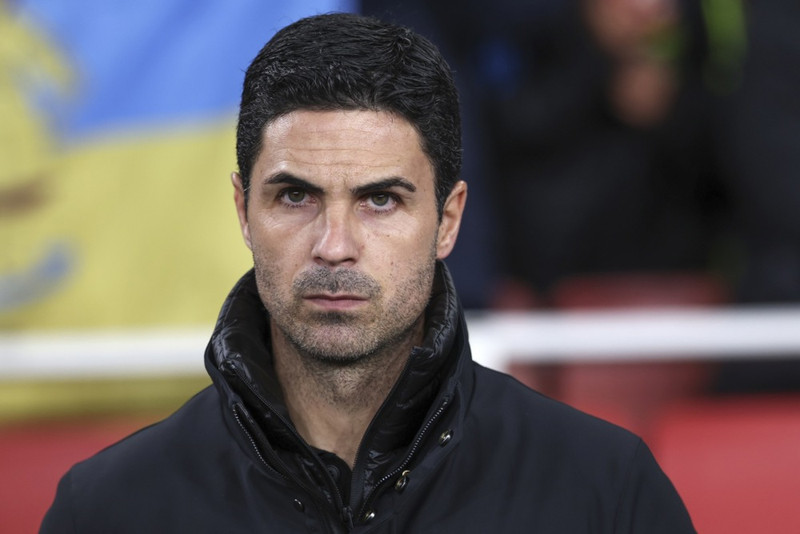 Ótrúleg byrjun á fréttamannafundi Arteta