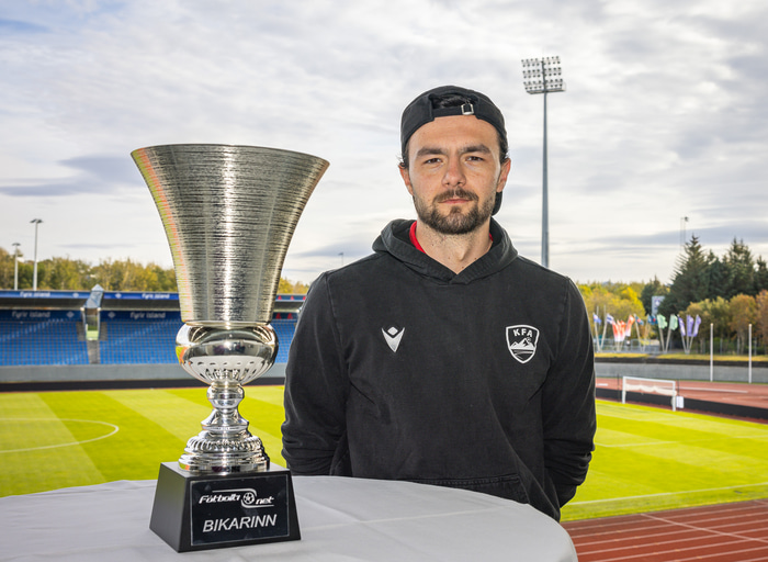 Arek Grzelak, fyrirliði KFA.