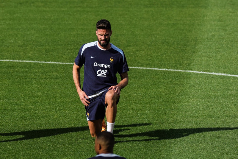 Lille nálægt samkomulagi um 38 ára Giroud