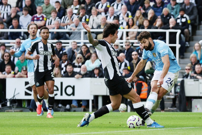 <B>Varnarmaður: Josko Gvardiol (Manchester City)</b> - Króatinn var framúrskarandi gegn Newcastle og skoraði.