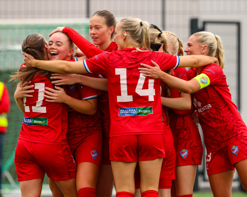 Myndaveisla: Haukar fögnuðu sigri í 2. deild eftir sigur á Völsungi