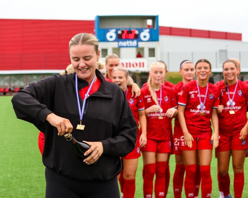 Myndaveisla: Haukar fögnuðu sigri í 2. deild eftir sigur á Völsungi
