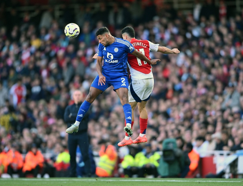 <b>Varnarmaður: James Justin (Leicester)</b> - Var ekki í nokkrum vandræðum og skoraði glæsilegt skallamark.