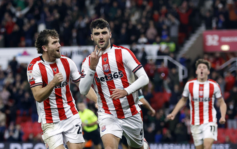 Tom Cannon skoraði fernu fyrir Stoke
