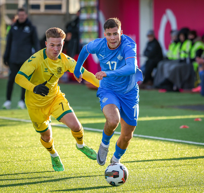 Úr ienum af níu leikjum Óskars með U21 landsliðinu.