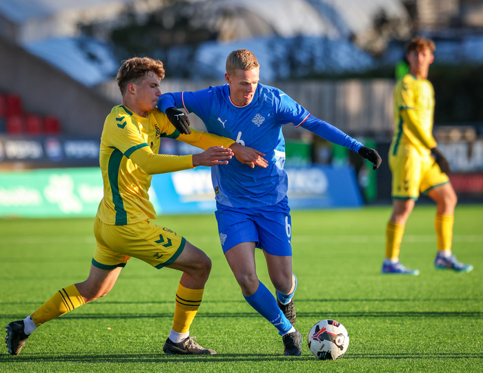 Í leik með U21 landsliðinu.