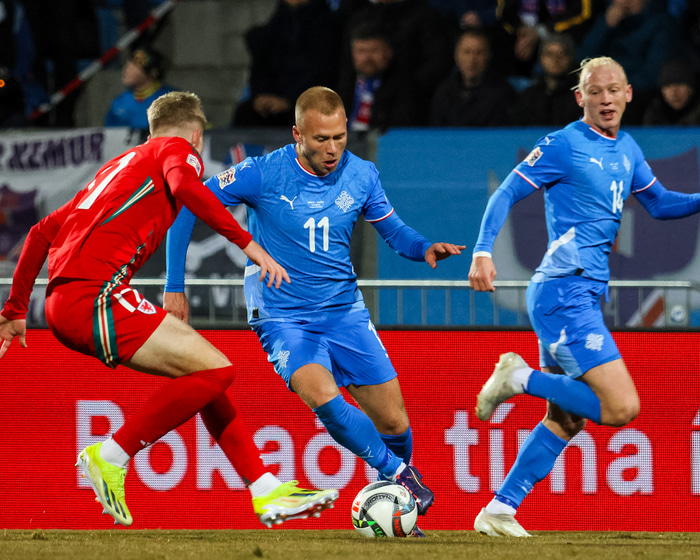 Jón Dagur með boltann í leiknum