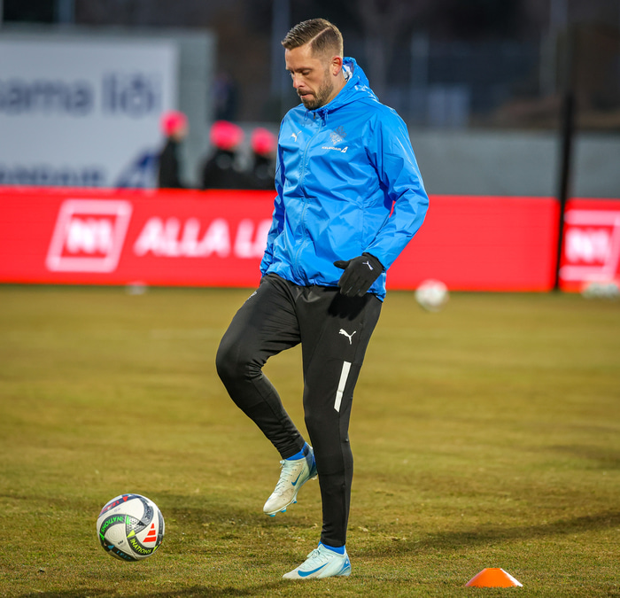 Gylfi á landsliðsæfingu.