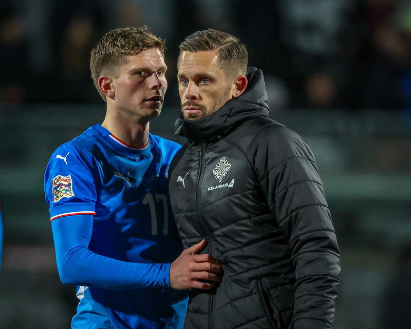 Logi Tómasson og Gylfi Þór Sigurðsson.