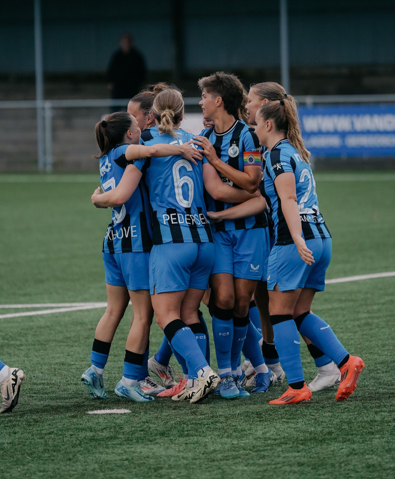 Lára Kristín Pedersen leggur skóna á hilluna (Staðfest)