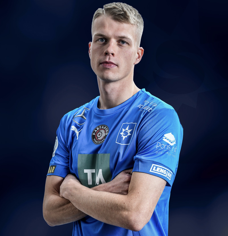Samúel Kári hefur komið vel inn í Stjörnuhópinn en hann fór meiddur af velli í kvöld.