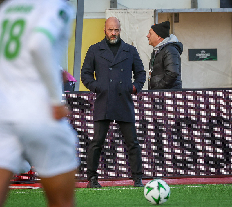 Arnar: Fíflalætin á Stamford Bridge gefa ekki rétta mynd af þeirra stöðu