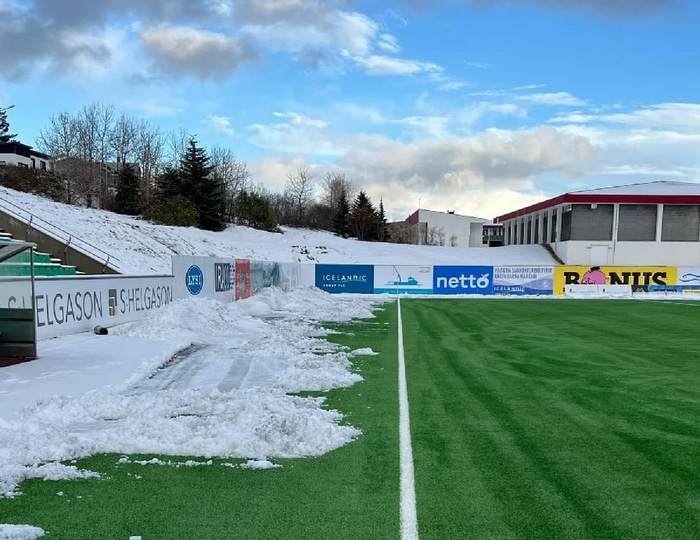 Eftir moksturinn á Kerecisvellinum.